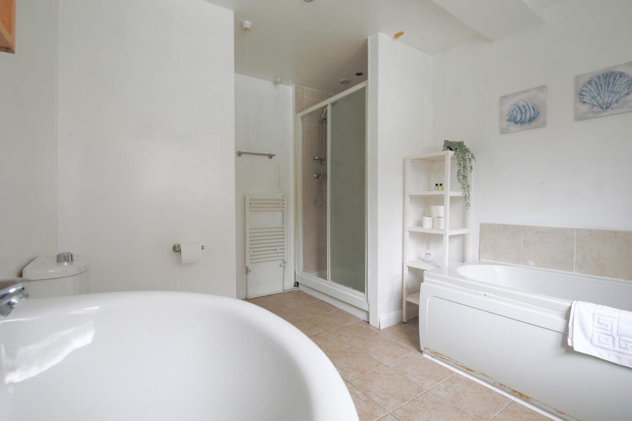 Spacious 4 Bedroom House- Walking Distance To City Centre & Great Backyard Кардіфф Екстер'єр фото