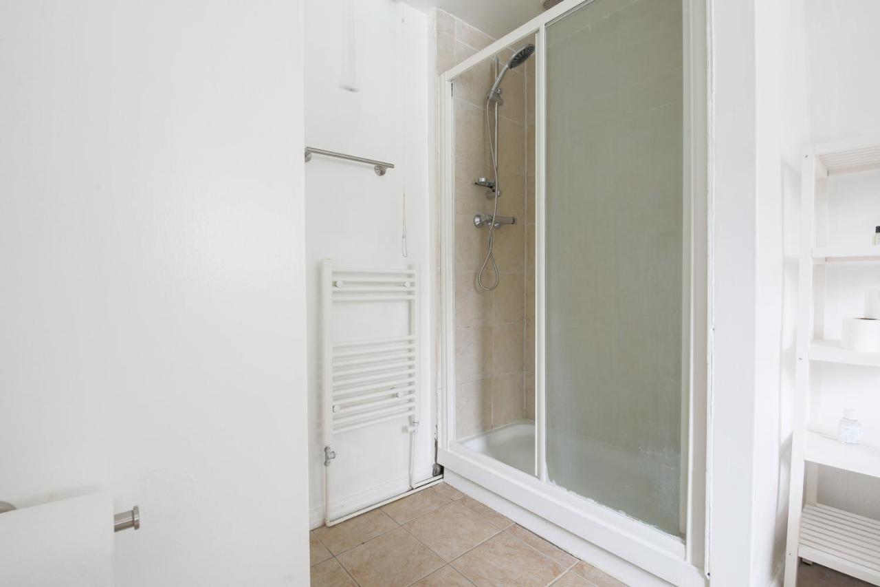 Spacious 4 Bedroom House- Walking Distance To City Centre & Great Backyard Кардіфф Екстер'єр фото